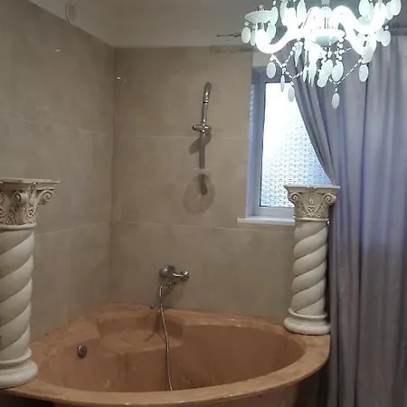 Lilia Apartment *